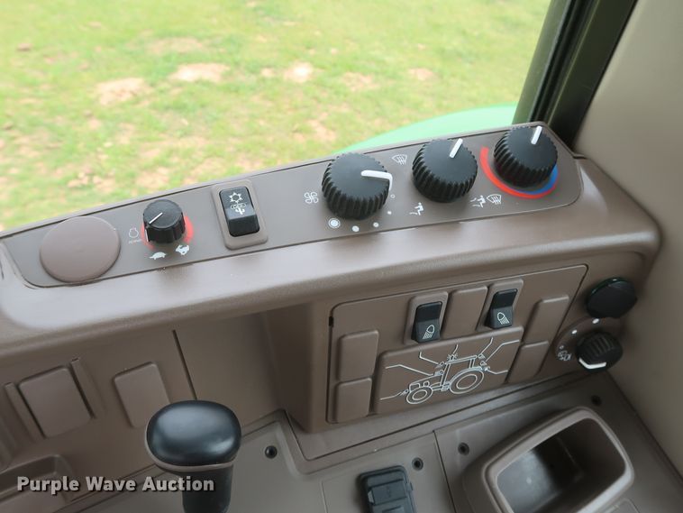 image for item DH0864 2017 John Deere 6175M MFWD tractor