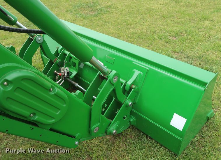 image for item DH0864 2017 John Deere 6175M MFWD tractor