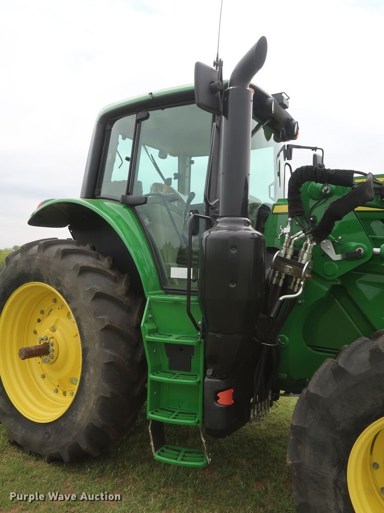 image for item DH0864 2017 John Deere 6175M MFWD tractor
