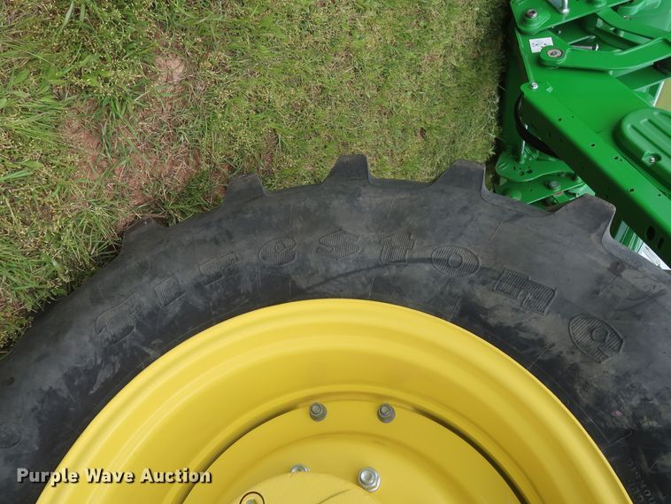 image for item DH0864 2017 John Deere 6175M MFWD tractor