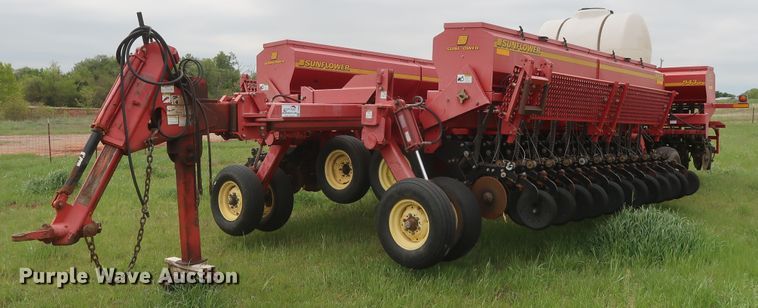 image for item DH0865 2006 Sunflower 9433-40 grain drill