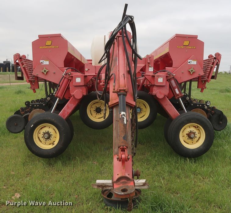 image for item DH0865 2006 Sunflower 9433-40 grain drill