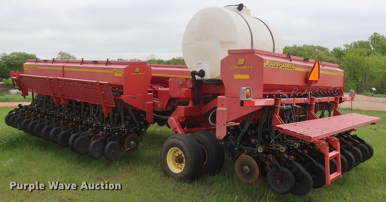 image for item DH0865 2006 Sunflower 9433-40 grain drill