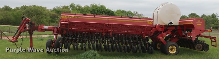 image for item DH0865 2006 Sunflower 9433-40 grain drill