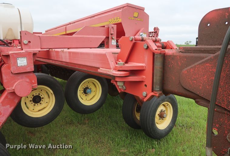 image for item DH0865 2006 Sunflower 9433-40 grain drill