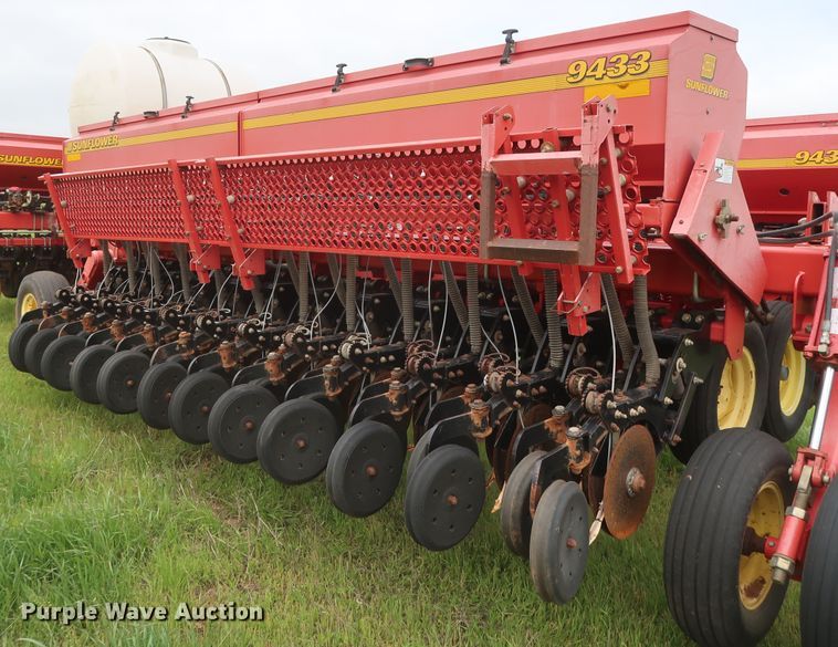 image for item DH0865 2006 Sunflower 9433-40 grain drill