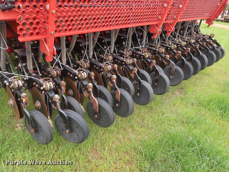 image for item DH0865 2006 Sunflower 9433-40 grain drill