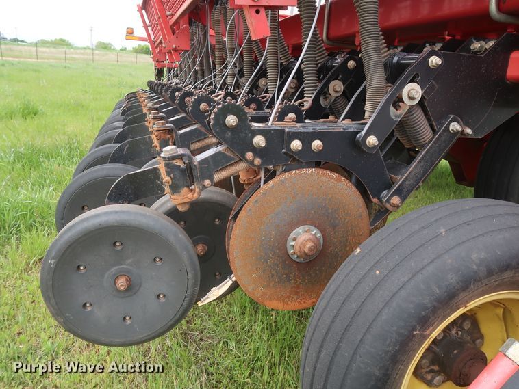 image for item DH0865 2006 Sunflower 9433-40 grain drill