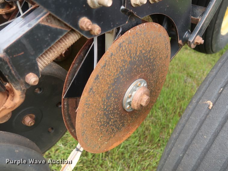 image for item DH0865 2006 Sunflower 9433-40 grain drill