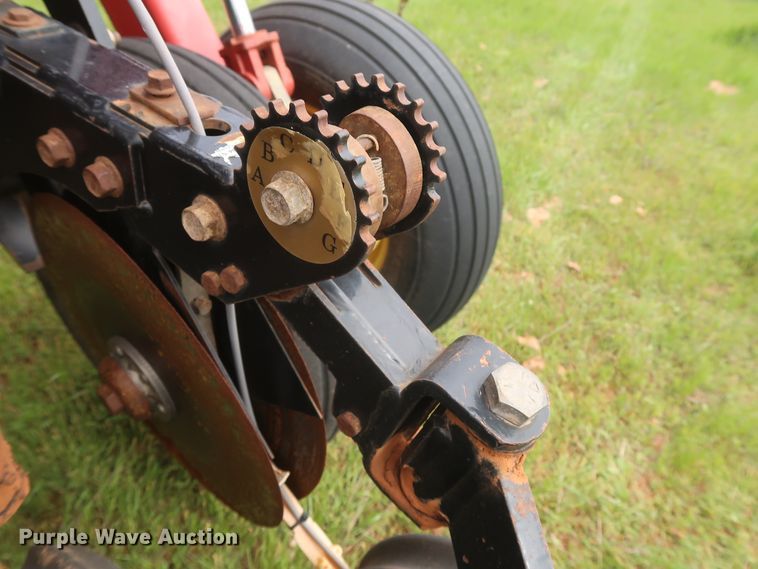 image for item DH0865 2006 Sunflower 9433-40 grain drill