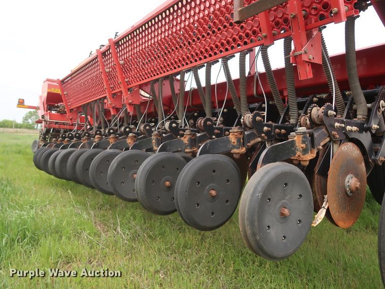 image for item DH0865 2006 Sunflower 9433-40 grain drill