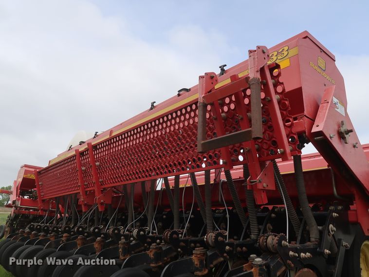 image for item DH0865 2006 Sunflower 9433-40 grain drill