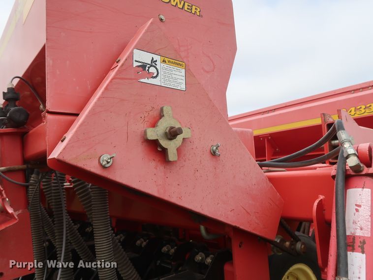 image for item DH0865 2006 Sunflower 9433-40 grain drill