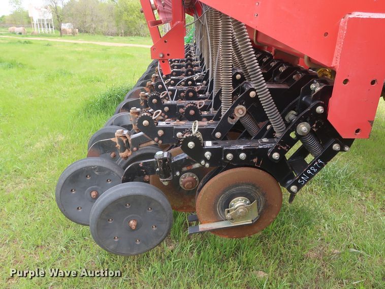 image for item DH0865 2006 Sunflower 9433-40 grain drill