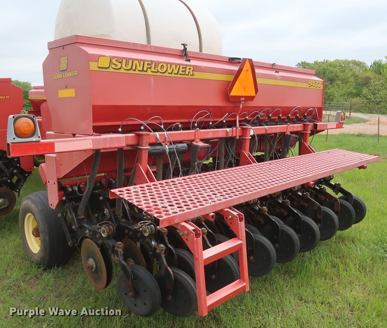 image for item DH0865 2006 Sunflower 9433-40 grain drill