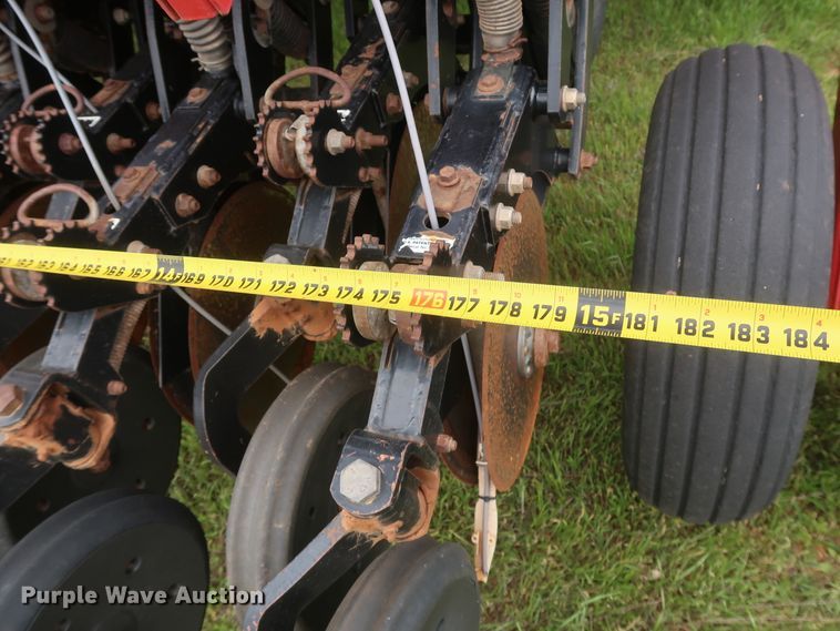 image for item DH0865 2006 Sunflower 9433-40 grain drill