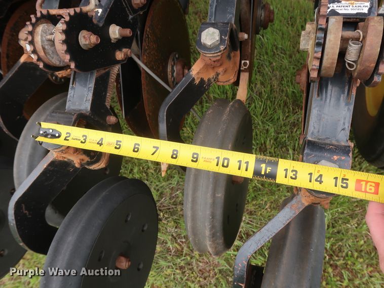 image for item DH0865 2006 Sunflower 9433-40 grain drill