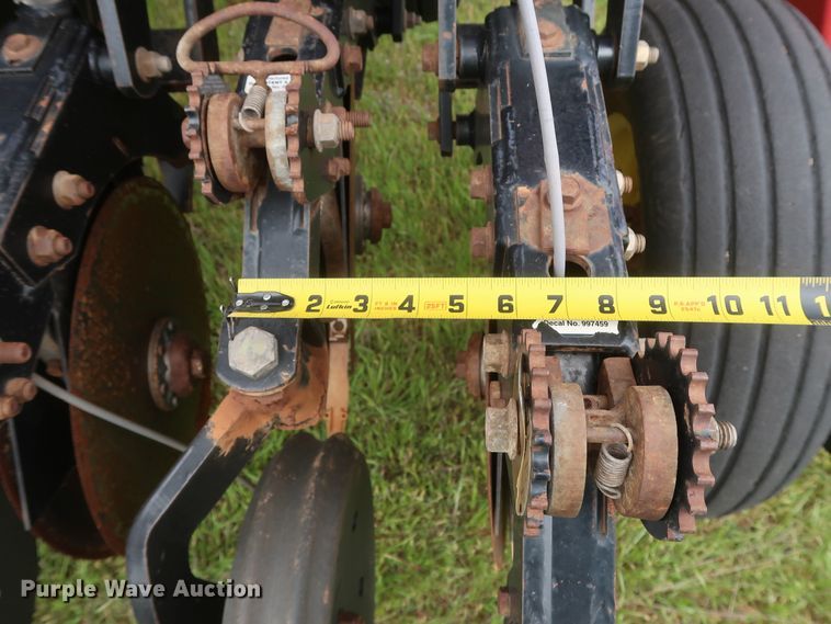 image for item DH0865 2006 Sunflower 9433-40 grain drill