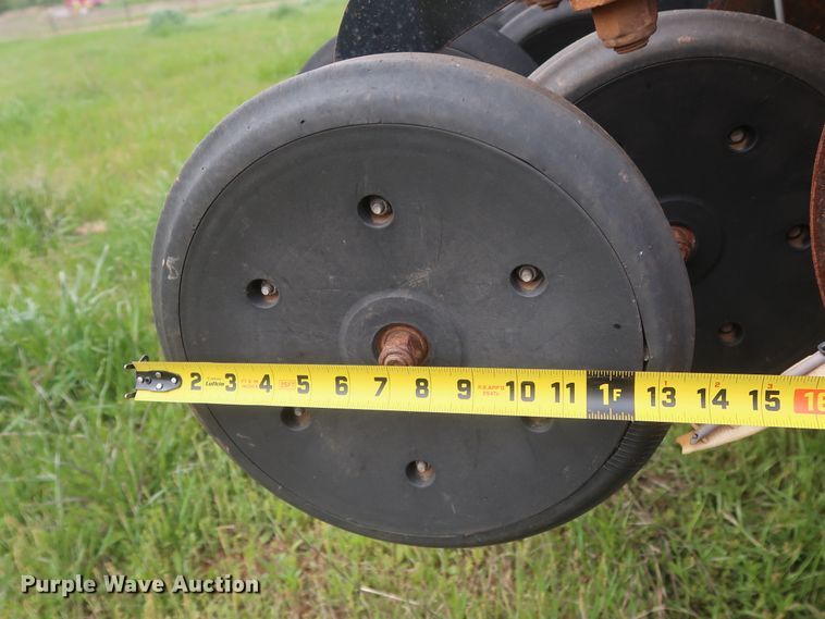 image for item DH0865 2006 Sunflower 9433-40 grain drill