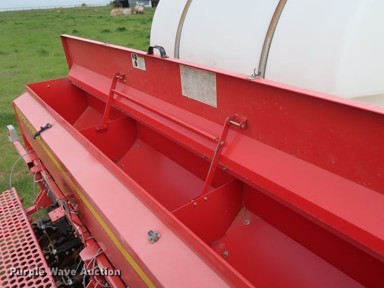 image for item DH0865 2006 Sunflower 9433-40 grain drill