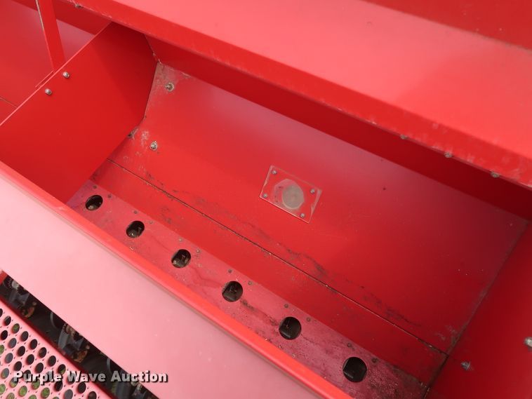 image for item DH0865 2006 Sunflower 9433-40 grain drill