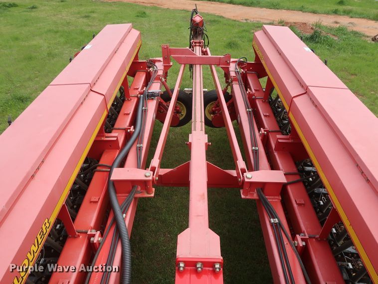 image for item DH0865 2006 Sunflower 9433-40 grain drill