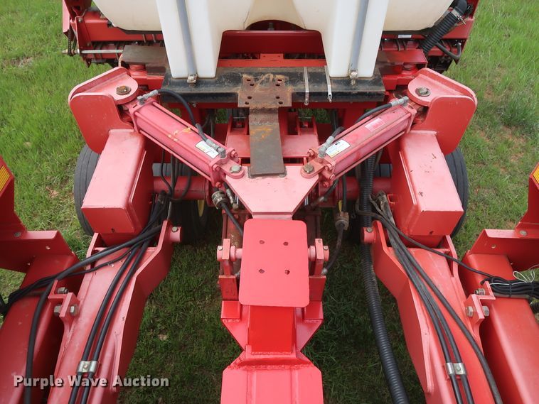 image for item DH0865 2006 Sunflower 9433-40 grain drill