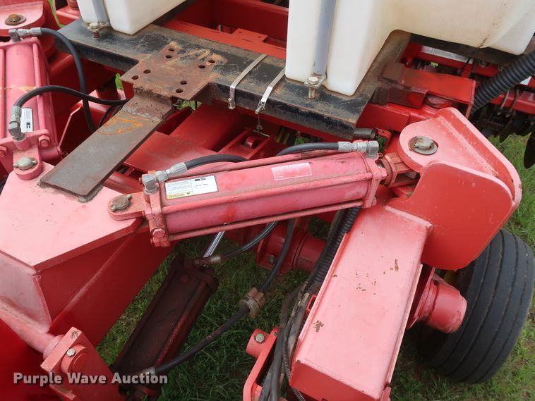 image for item DH0865 2006 Sunflower 9433-40 grain drill