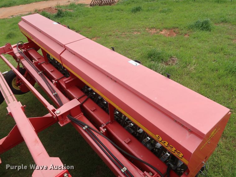 image for item DH0865 2006 Sunflower 9433-40 grain drill