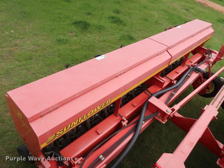 image for item DH0865 2006 Sunflower 9433-40 grain drill