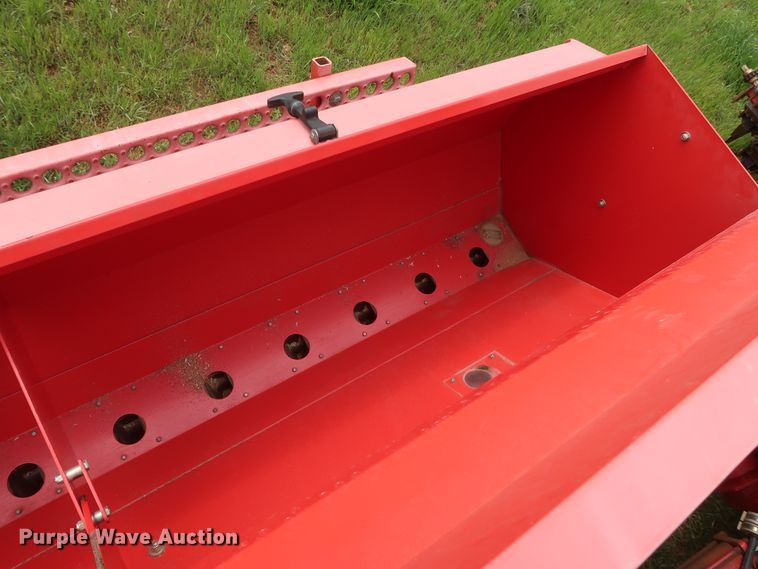 image for item DH0865 2006 Sunflower 9433-40 grain drill