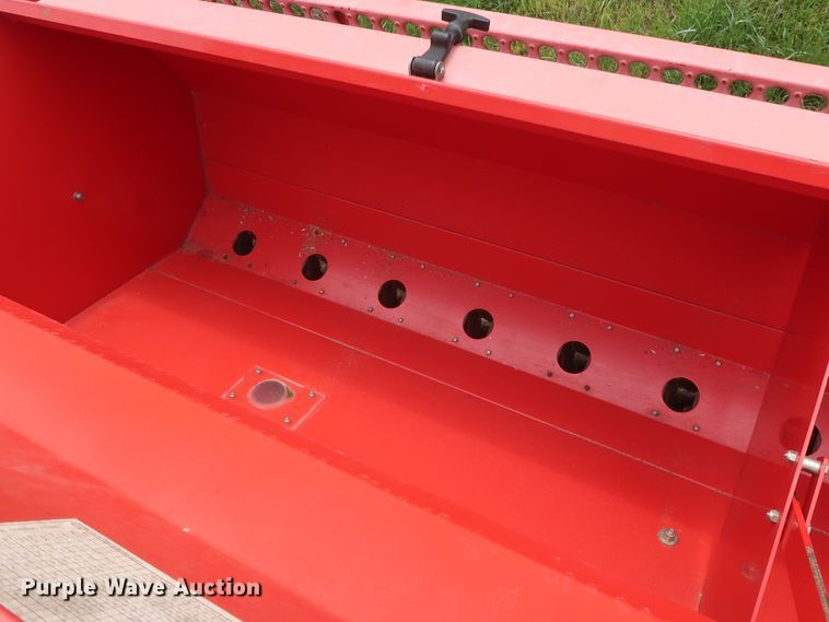 image for item DH0865 2006 Sunflower 9433-40 grain drill