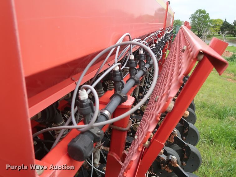 image for item DH0865 2006 Sunflower 9433-40 grain drill