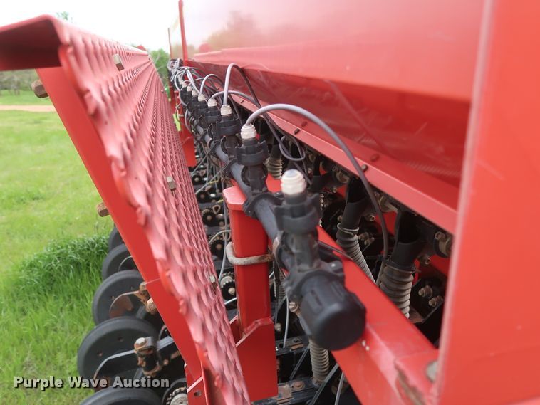 image for item DH0865 2006 Sunflower 9433-40 grain drill