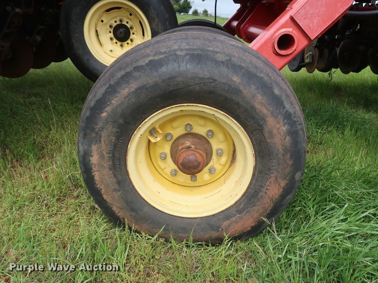 image for item DH0865 2006 Sunflower 9433-40 grain drill