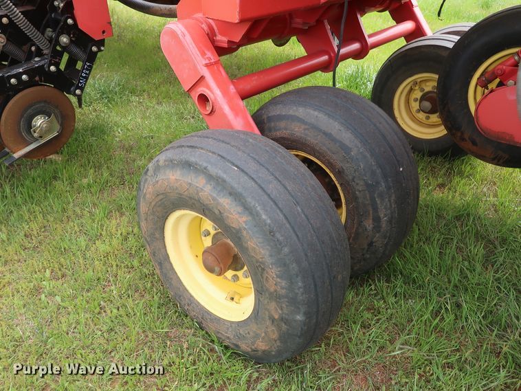 image for item DH0865 2006 Sunflower 9433-40 grain drill