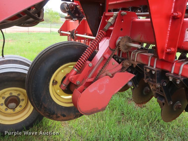 image for item DH0865 2006 Sunflower 9433-40 grain drill