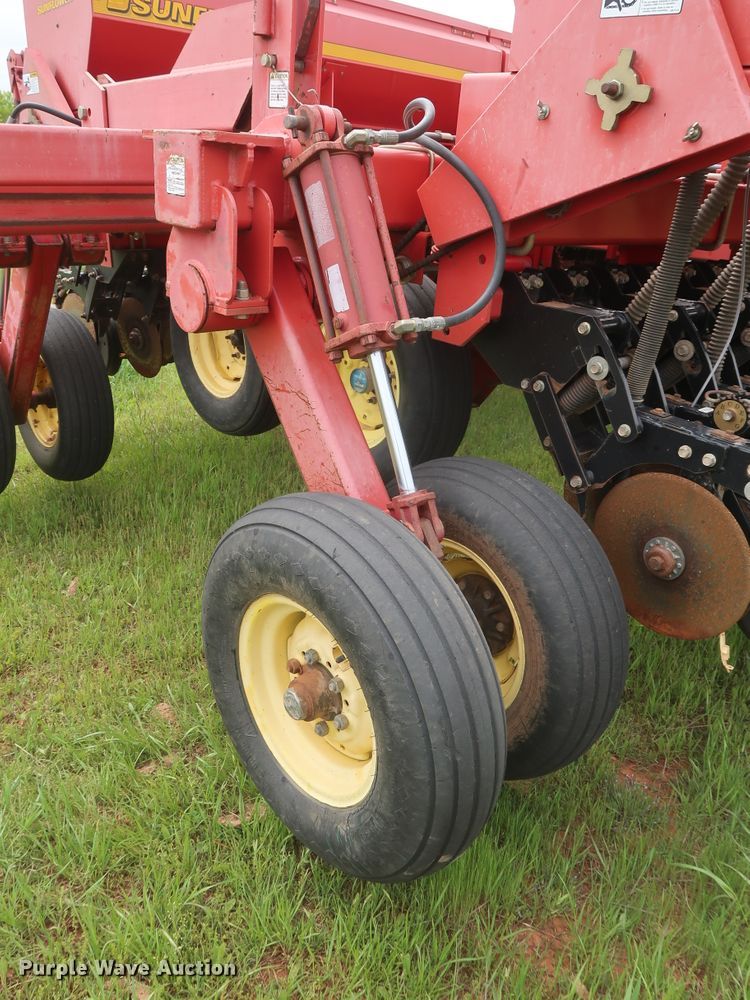 image for item DH0865 2006 Sunflower 9433-40 grain drill