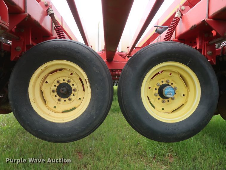 image for item DH0865 2006 Sunflower 9433-40 grain drill