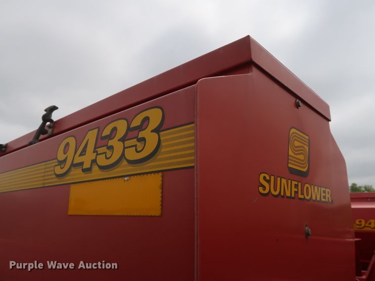 image for item DH0865 2006 Sunflower 9433-40 grain drill