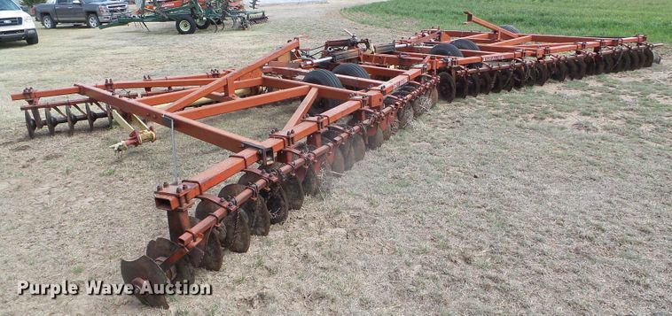 Krause 960A tandem disk in Bazine, KS | Item DH4881 sold | Purple Wave