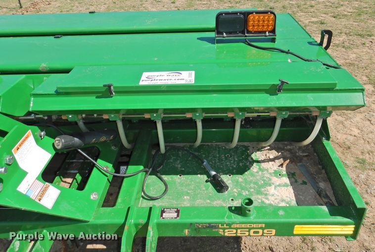 image for item DI0082 Great Plains NTS2509 no-till seeder
