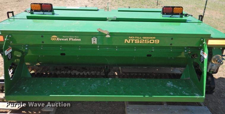 image for item DI0082 Great Plains NTS2509 no-till seeder