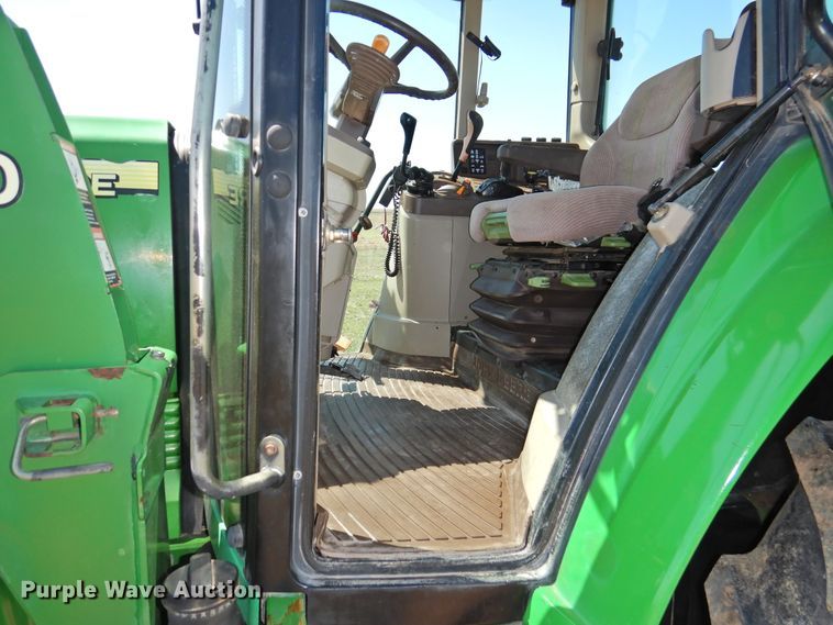 image for item DI0083 2005 John Deere 6420 MFWD tractor