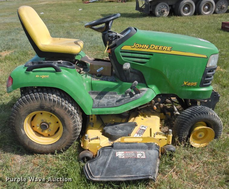 image for item DI0091 John Deere X495 lawn mower