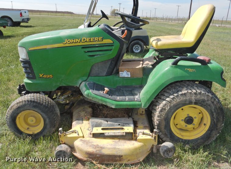 image for item DI0091 John Deere X495 lawn mower