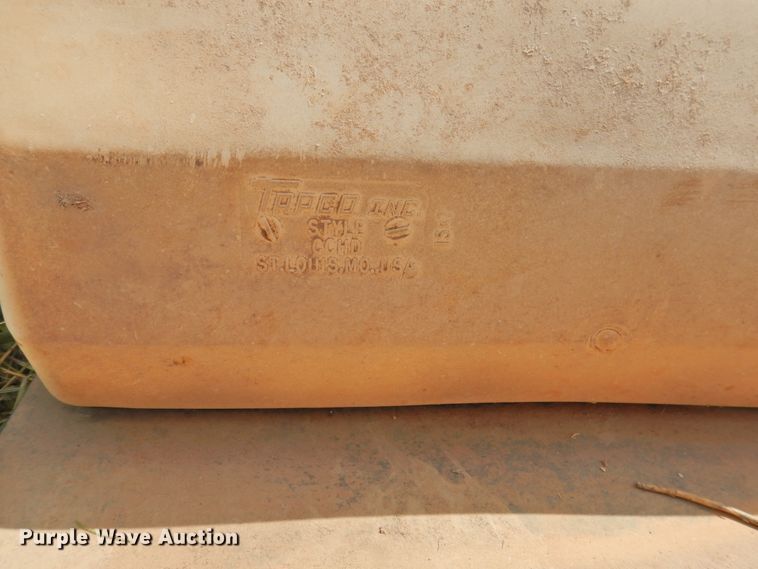 image for item DI0095 Approximately 234 Tapco conveyor buckets with conveyor belt