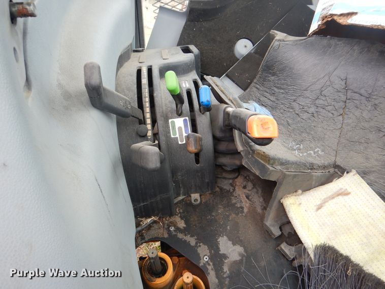 image for item GF9166 2010 New Holland T5060 tractor