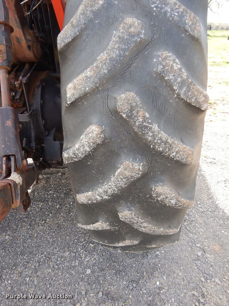 image for item GK9123 1975 Allis Chalmers AC7060 tractor