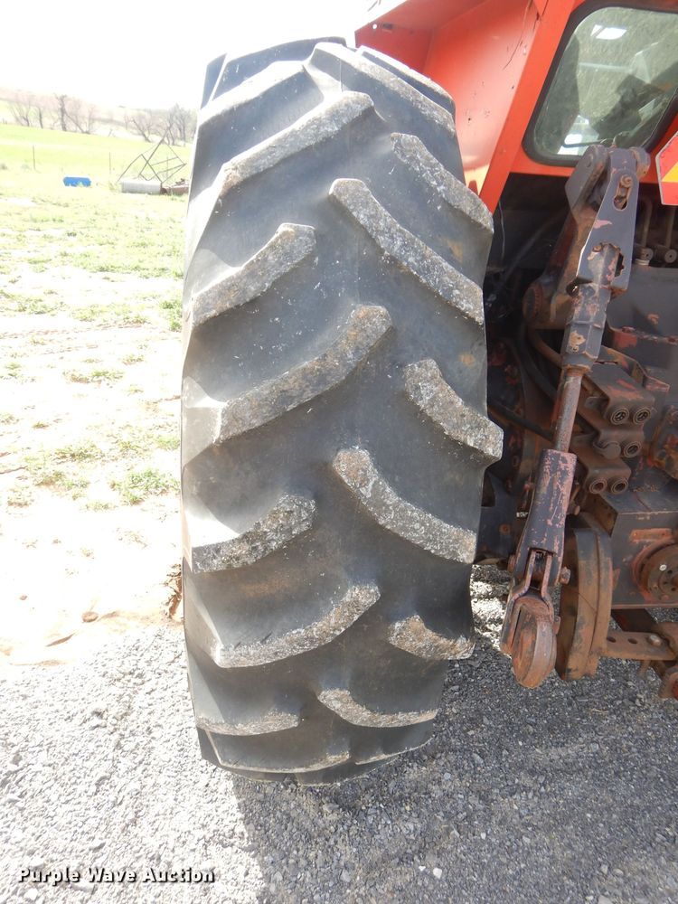 image for item GK9123 1975 Allis Chalmers AC7060 tractor